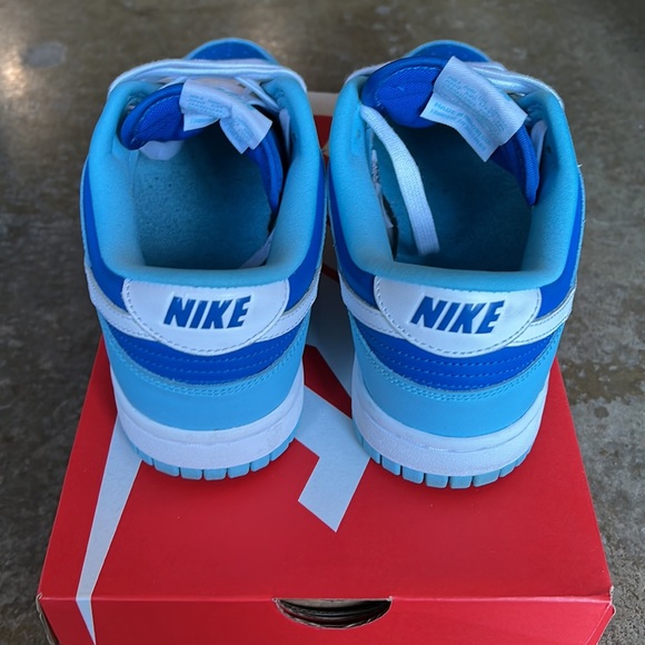 Nike Dunk Low Tops - Picture 3 of 3